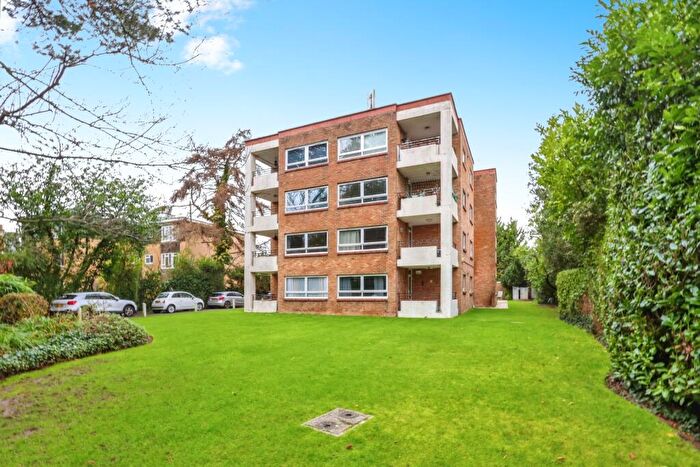 1 Bedroom Flat For Sale In Richmond Park Road, Bournemouth, Dorset, BH8