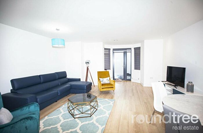 2 Bedroom Apartment To Rent In Brightview Court, Finchley Lane, Hendon, NW4