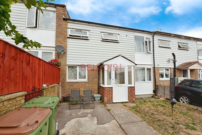 3 Bedroom Terraced House For Sale In Binstead Close, Southampton, SO16