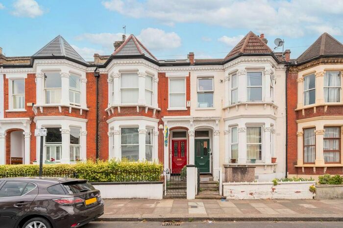 1 Bedroom Flat To Rent In Fernside Road, Balham, London, SW12