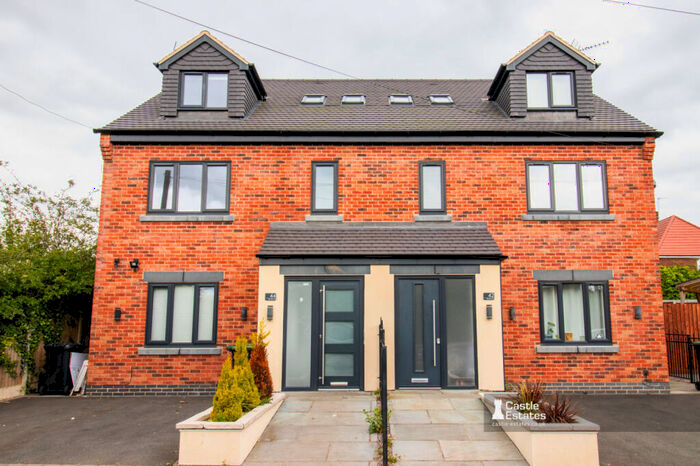 4 Bedroom Semi-Detached House For Sale In Blandford Road, Beeston, NG9