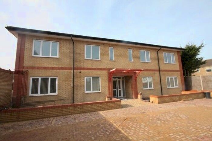 2 Bedroom Flat To Rent In Dunstable Road, Luton, LU4
