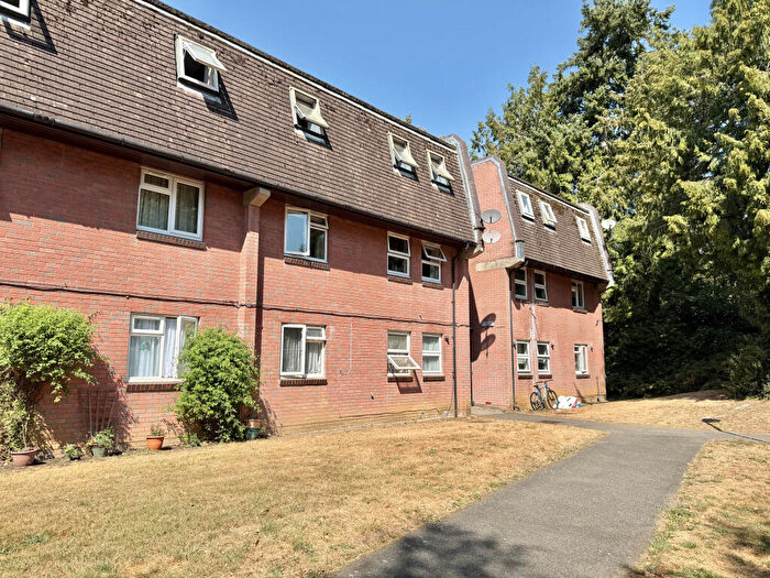 3 Bedroom Apartment For Sale In Knightstone Grove, Moorlands Road, West Moors, Ferndown, Dorset, BH22
