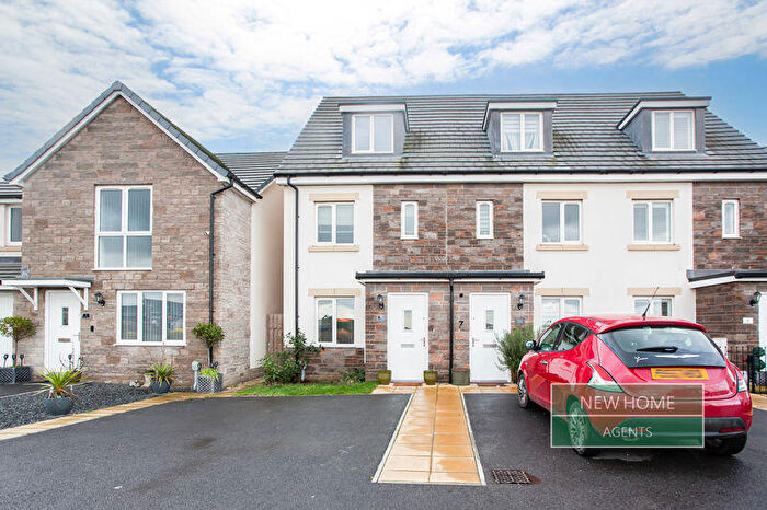 3 Bedroom End Of Terrace House For Sale In Aztec Walk Weston-super-mare, BS24