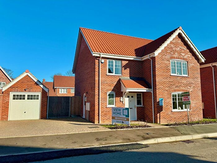 4 Bedroom Detached House For Sale In Stephen George Way, Blundeston, Lowestoft, NR32