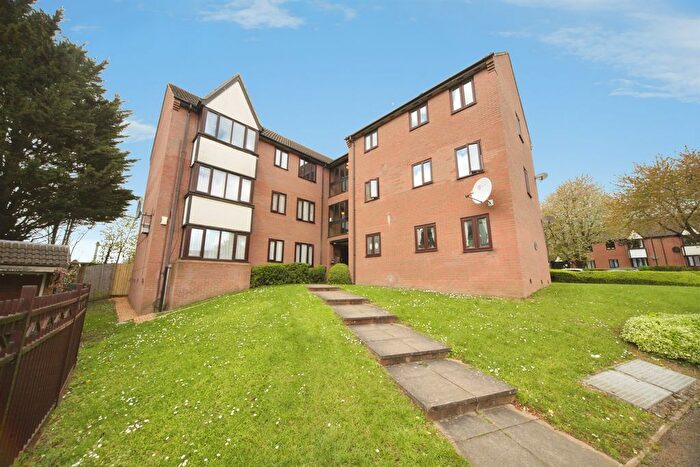 2 Bedroom Flat For Sale In Petunia Court, Luton, LU3