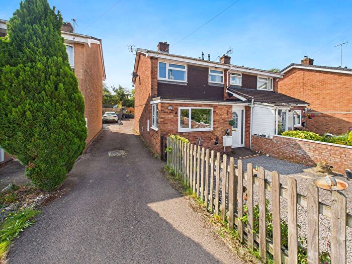 3 Bedroom Semi-detached House For Sale In Lakeside Avenue, Lydney, GL15