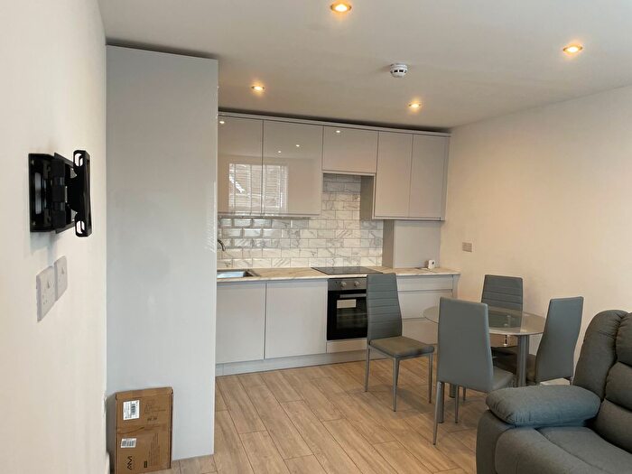 1 Bedroom Flat To Rent In Avondale Road, WV6