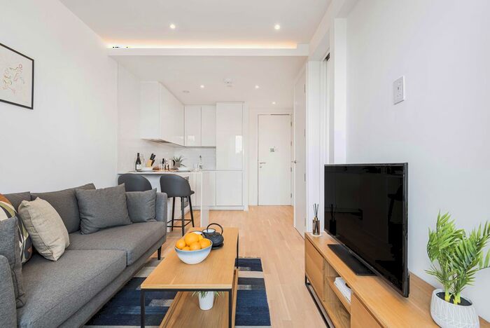 Studio To Rent In Queens Road, Reading, RG1