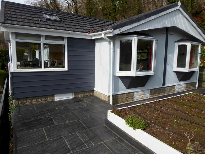 2 Bedroom Mobile/park Home For Sale In Wyelands Park, Lower Lydbrook, Gloucestershire, GL17