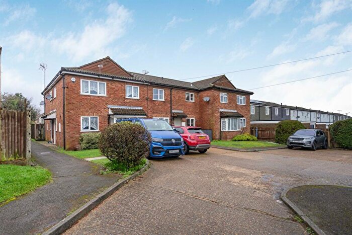 2 Bedroom House For Sale In Peterley Court, Lane End, HP14