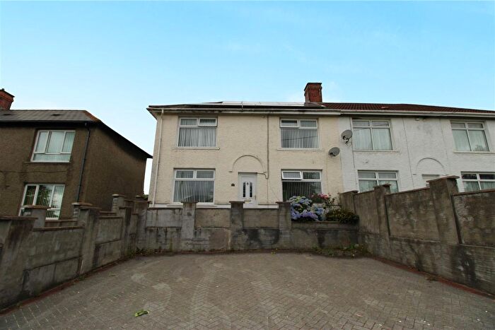 3 Bedroom Property For Sale In Heolddu Grove, Bargoed, CF81