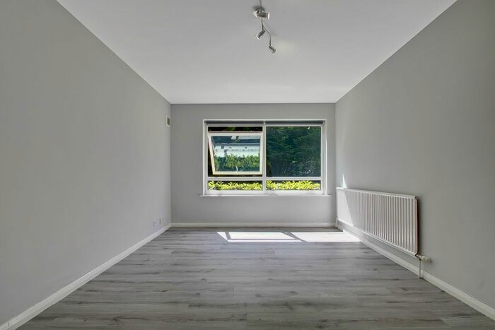 2 Bedroom Flat To Rent In Sunningfields Road, Hendon, NW4