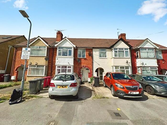 2 Bedroom Flat To Rent In Lake Avenue, Slough, SL1