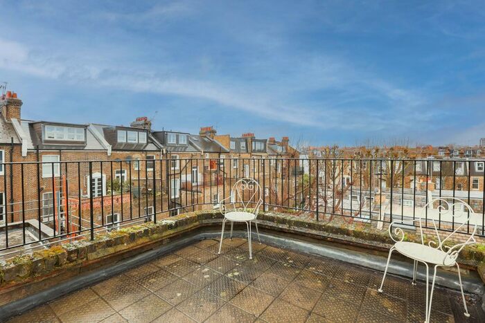 3 Bedroom Flat To Rent In Sevington Street, Maida Vale, London, W9