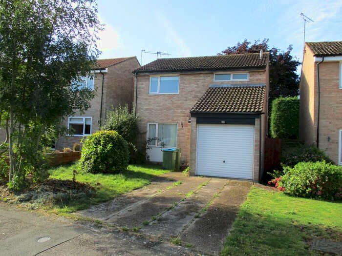 3 Bedroom Detached House To Rent In Bronte Close, Aylesbury, HP19