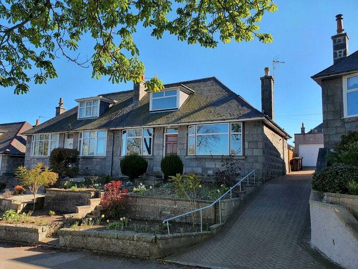 3 Bedroom Semi-Detached House To Rent In Mid Stocket Road, City Centre, Aberdeen, AB15