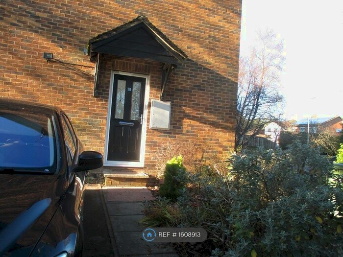 1 Bedroom Flat To Rent In Roxburghe Close, Bordon, GU35