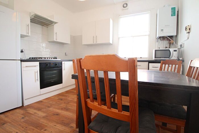2 Bedroom Maisonette To Rent In Chetwynd Road, London, NW5