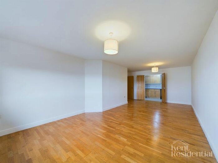 2 Bedroom Flat To Rent In Scotney Gardens, St Peters Street, Maidstone, Kent, ME16