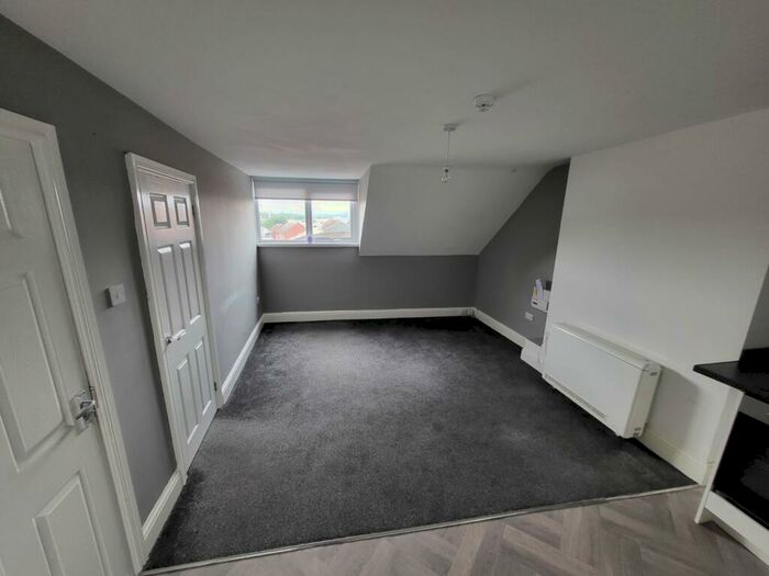 1 Bedroom Flat To Rent In High Street, Cradley Heath, B64