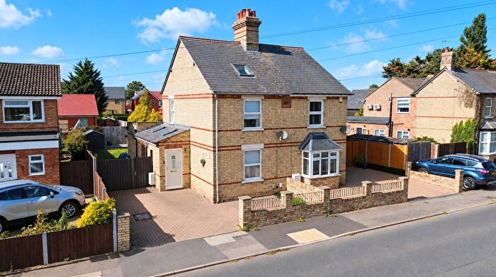 3 Bedroom Semi-Detached House For Sale In Hitchin Road, Upper Caldecote, SG18