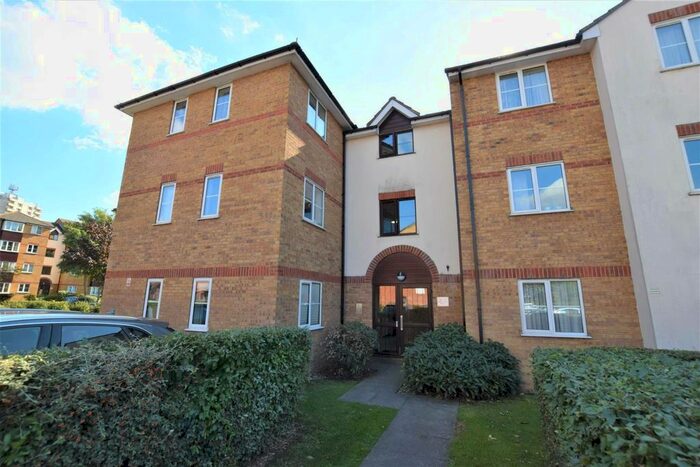 2 Bedroom Flat To Rent In Higham Station Avenue, London, E4