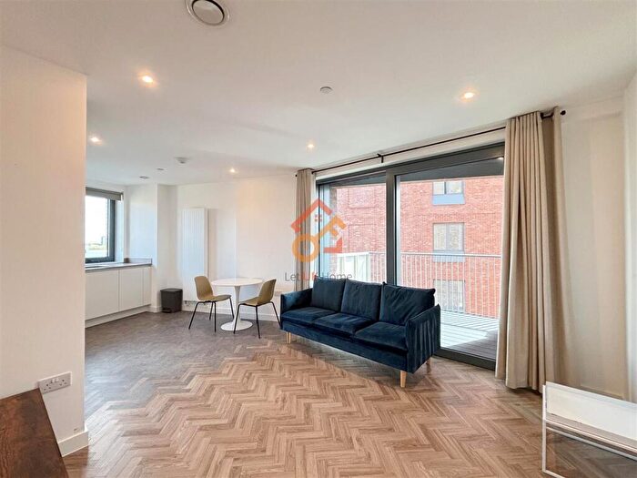 1 Bedroom Flat To Rent In River Apartment, Gillender Street, London, E3