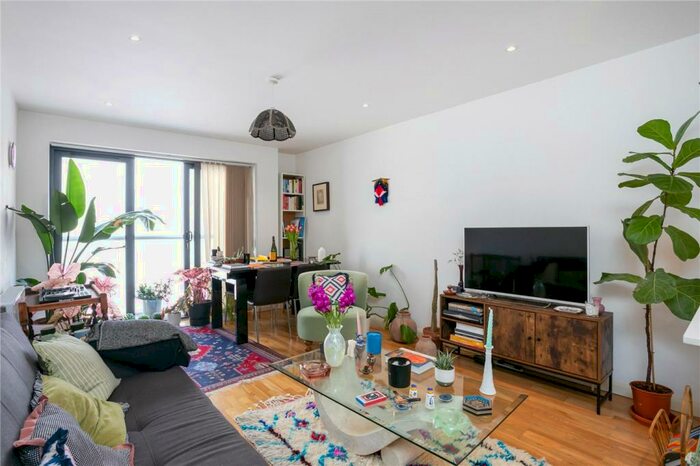 1 Bedroom Apartment To Rent In Alpha Court, Calvin Street, London, E1