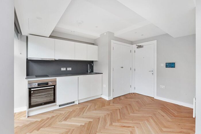 1 Bedroom Flat To Rent In Clapham Common North Side, London, SW4