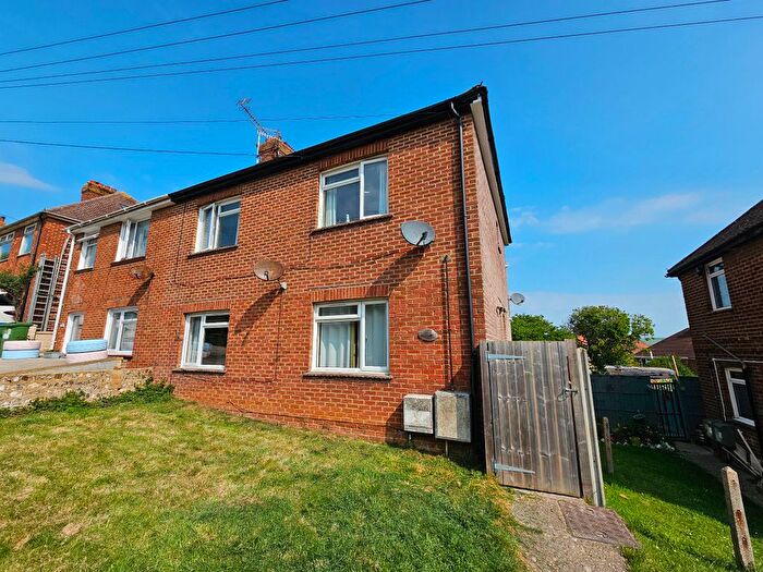 2 Bedroom Maisonette To Rent In Rose Walk Close, Newhaven, BN9