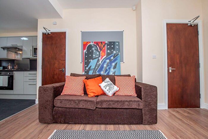 6 Bedroom Terraced House To Rent In Connaught Road, Liverpool, L7