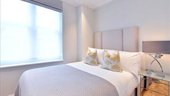 1 Bedroom Flat To Rent In Hill Street, London, W1J