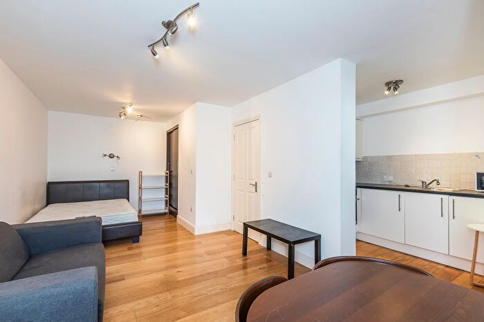 Studio To Rent In Flat, Amber Court, Bride Street, London, N7
