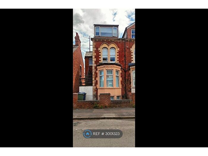 2 Bedroom Flat To Rent In James St, Oxford, OX4
