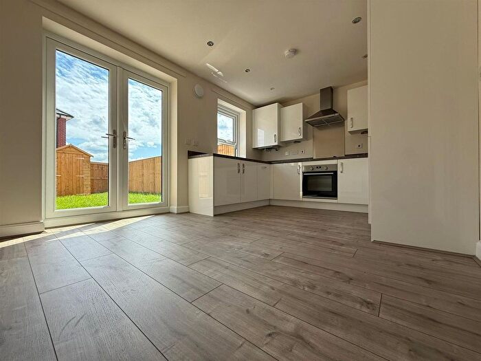 3 Bedroom Semi-detached House To Rent In Lawley, Telford, TF4