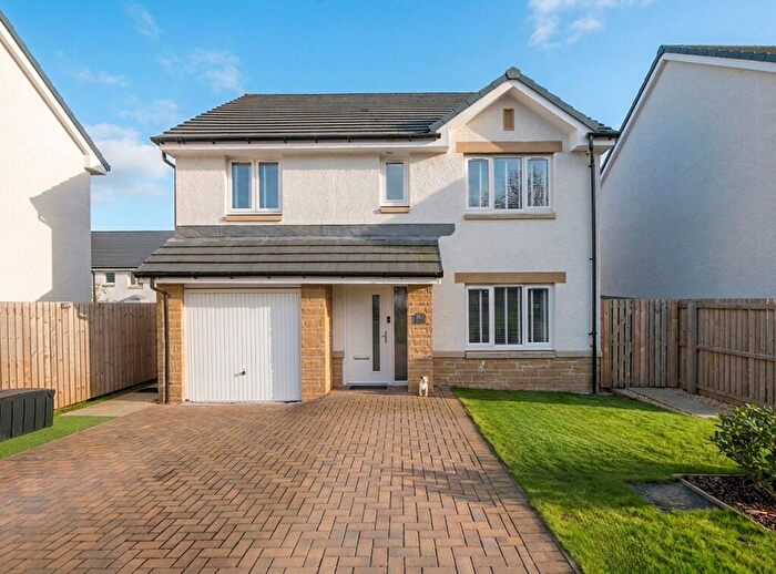 4 Bedroom Detached House For Sale In Duchlage Court, Crieff, Perthshire, PH7