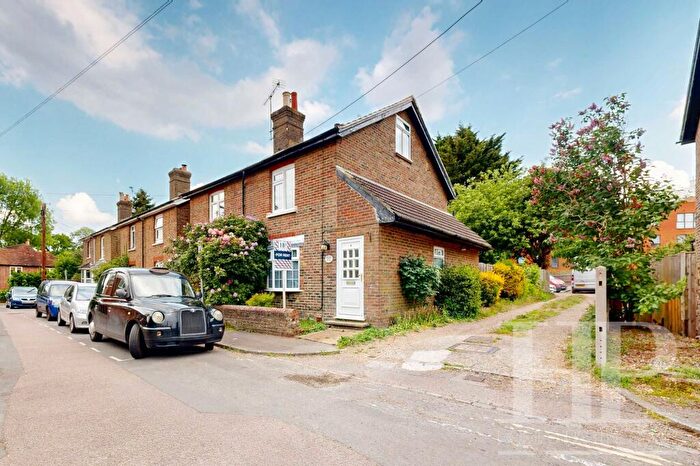 3 Bedroom Semi-Detached House To Rent In St. Johns Road, Crawley, RH11