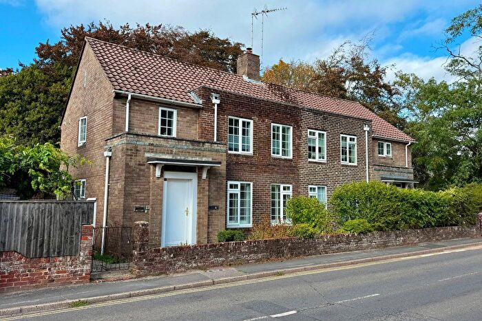 1 Bedroom Flat For Sale In Hollybank, Southampton Road, Ringwood, BH24