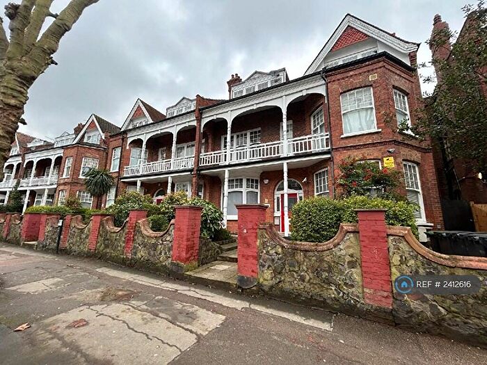 Studio To Rent In Queens Avenue, London, N10