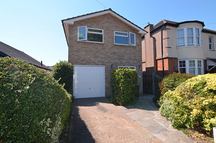 3 Bedroom Detached House To Rent In Old Farm Road East, Sidcup, DA15
