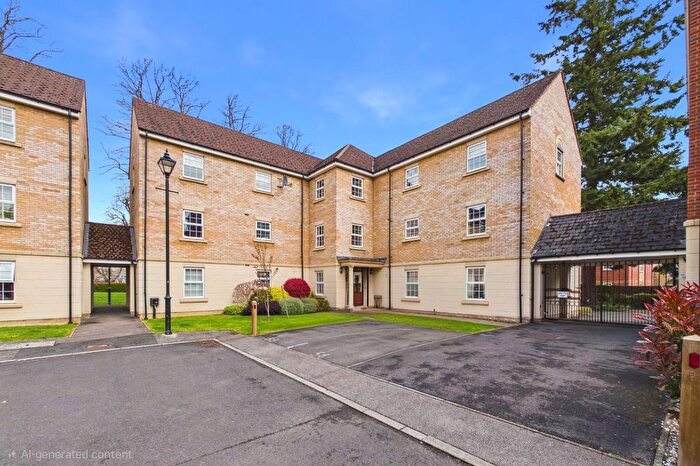 2 Bedroom Flat For Sale In Old College Road, Newbury, Berkshire, RG14
