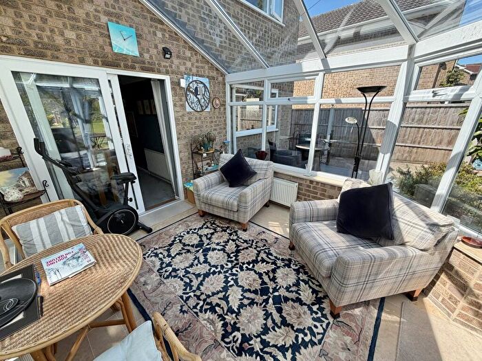 3 Bedroom Detached House For Sale In Sandford Way, Broadstone, BH18 - Photo 9