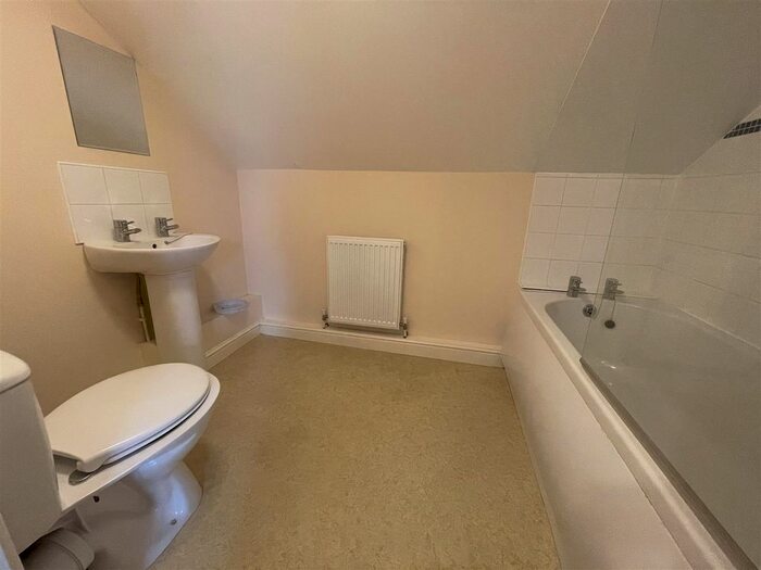 2 Bedroom Flat To Rent In Wright Street, Hull, HU2