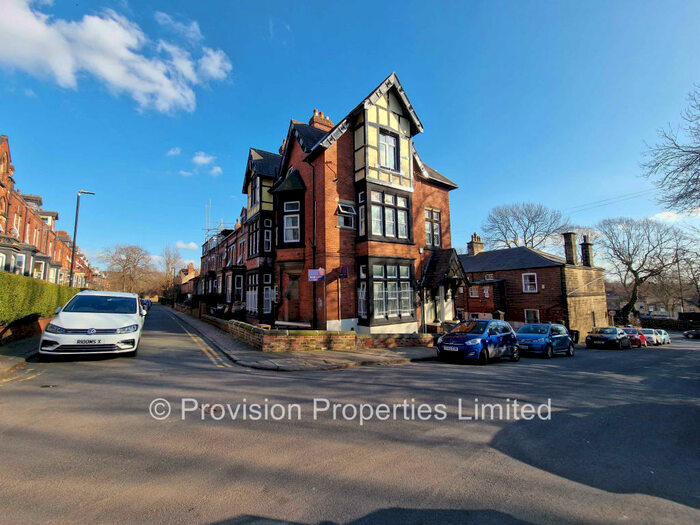 3 Bedroom Flat To Rent In Grosvenor Road, Hyde Park, Leeds, LS6