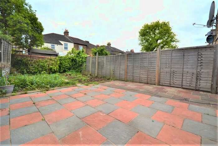 2 Bedroom Flat To Rent In Arcadian Gardens, Wood Green, London, N22