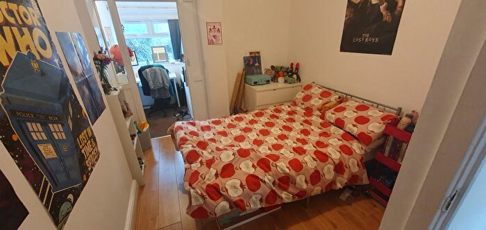 2 Bedroom Flat To Rent In Donald Street, Roath, Cardiff, CF24