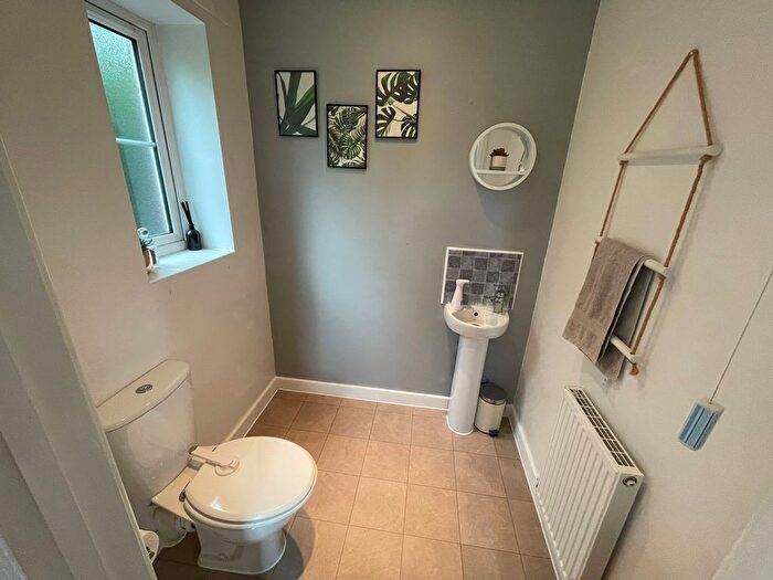 3 Bedroom End Of Terrace House For Sale In Fosse Close, Sapcote, Leicester, LE9