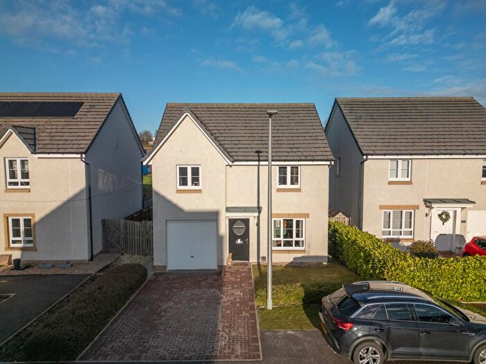 3 Bedroom Detached House For Sale In South Larch Road, Dunfermline, KY11