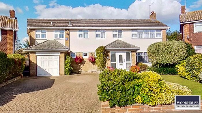 5 Bedroom Detached House For Sale In Broadfields, Goffs Oak, EN7